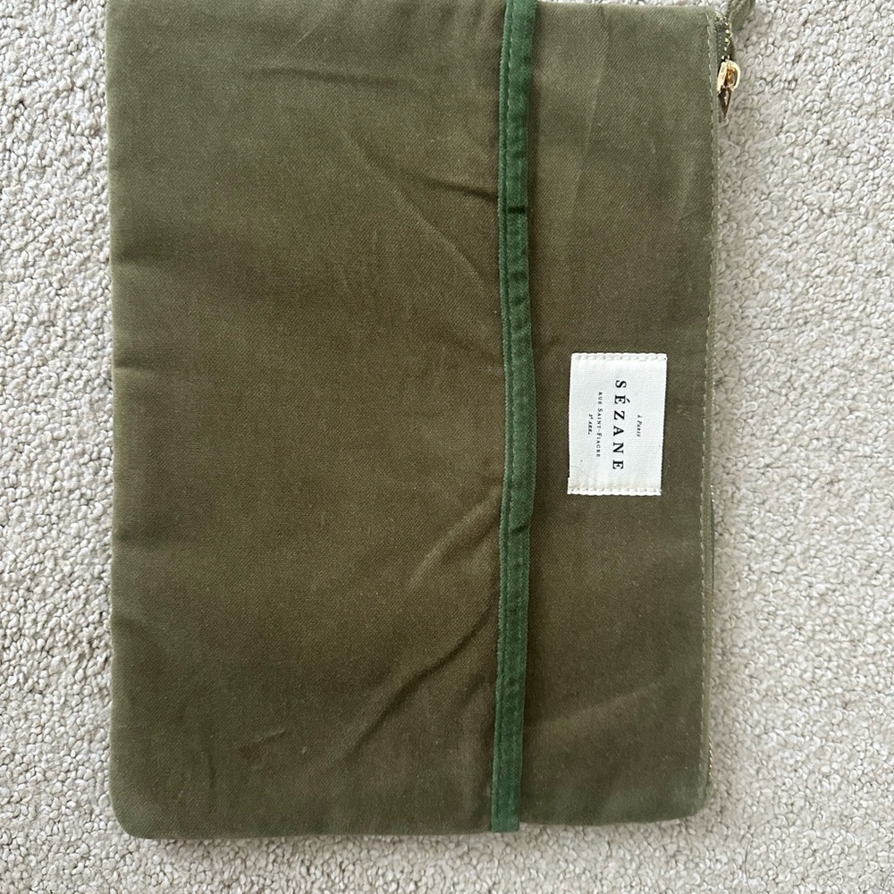 Sezane Green Cosmetic Bag with Minimalist Design